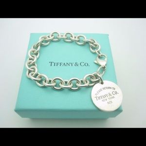 Round Pendant Tiffany & Co. bracelet